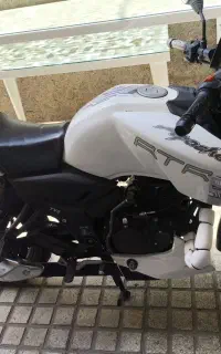 موتور سیکلت آپاچی 180