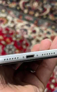 ایفون se 2020