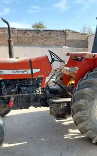 تراکتور مدل ۸۴ بسیار کم کار