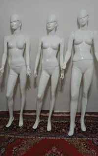سه عدد مانکن لباس فروشی درحد نوع