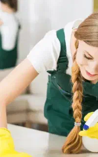 نیازمند به نظافتچی خانم