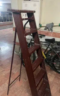 نردبان بلند