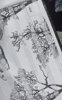 به یه خانم برای همکاری نیازمندیم مغازه پرده فروشی