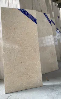 مرمریت آباده،اداوی