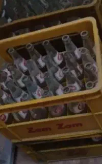 جعبه و شیشه نوشابه