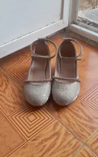 کفش بچه گانه