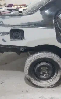 شاگرد نقاش خودرو.