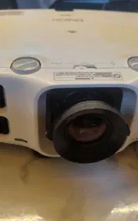 دو عدد پراژکتور و پرده اکبند ریموت دار