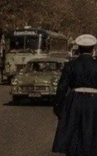 ۲ عدد بلیط نمایش دیوانه خانه زری بوره (امروز)