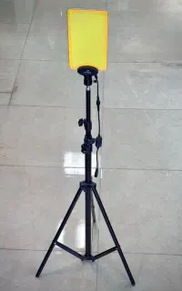 چراغ پایه دار