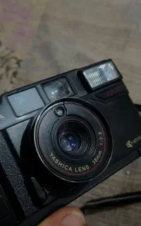 دوربین قدیمی  yashica کلکسیونی