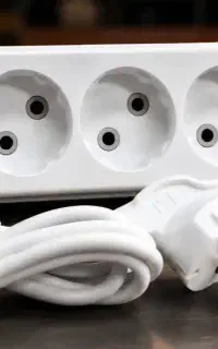 چندراهی برق با پریز اروپایی