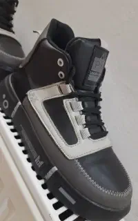 کتونی ساق دار