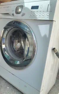 دودست مبل ویک عدد ماشین لباسشویی