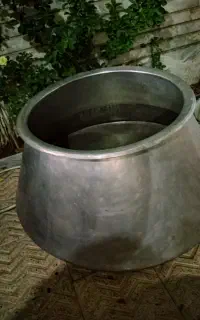 وسایل خانه میز دیگ