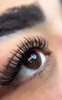 اکستنشن مژه و لیفت ابرو تخفیف ویژه