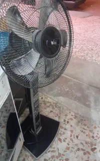 پنکه ایستاده