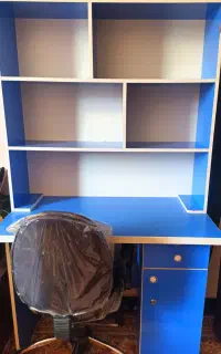 میز مطالعه و کتابخونه