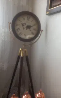 ساعت ایستاده