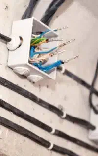 برق کشی برقکاری ساختمان باغ ویلا مغازه