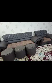 مبل ۷ نفره  و سه عدد جلو مبلی