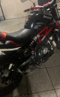 بنلی۳۰۰ نیوفیس جفت سیلندر ۱۴۰۱ مشکی‌کم کارکرد