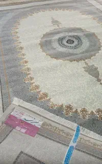 مقداری فرش ۷۰۰
