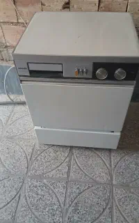 ماشین لباسشوئی