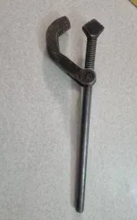 آچار لوله گیر آلمانی