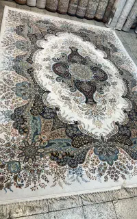 فرش گل دار نرم و لطیف با رنگ بندی شاد