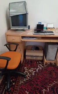 میز کامپیوتر همراه با صندلی