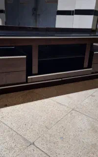 زیر تلویزیون  سه تیکه‌ای
