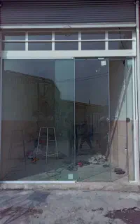 نصب وتعمیرات شیشه سکوریت و ساختمان