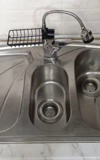 سینک ظرفشویی به همراه شیر آب