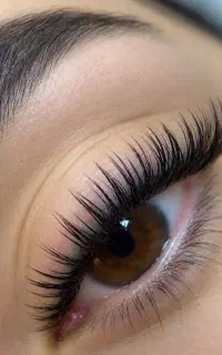نیازمند مدل اکستنشن مژه