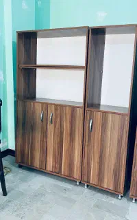 فروش فوری میز، صندلی و قفسه کتاب