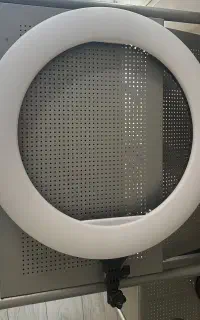 رینگ لایت همراه با سه پایه و پروژکتور کاملا نو