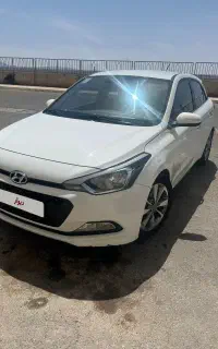 هیوندای i20