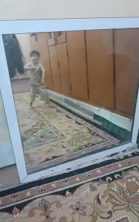 اینه بزرگ تمیزوسه عدد پشتی