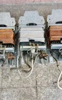 خریدار  آب گرم کن  خراب فرسوده  دیواری