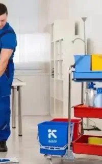 نظافتچی و خدمتکار آقاهستم