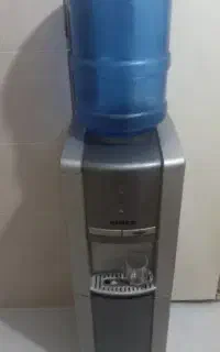 آب سرد کن ایستاده