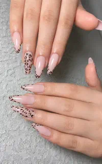 کاشت ناخن با تخیف ۴۰ درصدی ۳۵۰ و کاشت مژه ۲۵۰