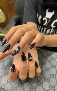 کاشت ناخن(کاشت ژل ۶۴۰)۲۰٪تخفیف برای همه خدمات