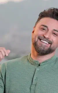 بلیط vip بابک جهانبخش ردیف ۶ امشب سانس ۲