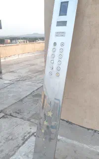 شاسی داخل کابین آسانسور