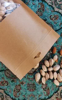 بادام پوست‌کاغذی سامانی اکبری (ممتاز و دست‌چین)