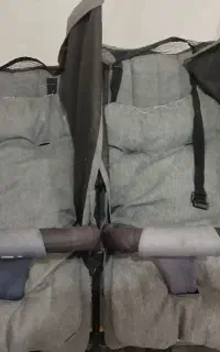کالسکه دوقلوی