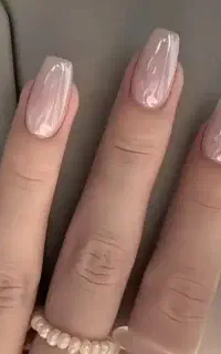 کاشت ناخن‌و اموزش با تخفیف ویژه