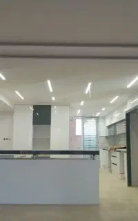 نقاشی ساختمان . بتونه .رنگ .کاغذ